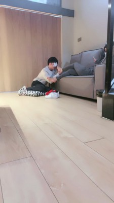 图片[5]_套路直播视频【晚晚】舔脏小白鞋-红色船袜-踩踏恋足 bf26315_绳缚吧