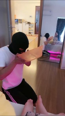 图片[3]_套路直播视频【奈奈生】清晨伺候起床-喝洗脚水-骑马喝晨尿 bf26317_绳缚吧