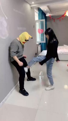 图片[3]_套路直播视频【精神小妹】3S学生重度踢打/踩踏/提档 bf26263_绳缚吧