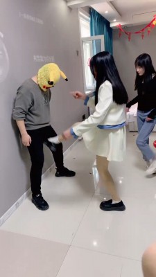 图片[4]_套路直播视频【精神小妹】3S学生重度踢打/踩踏/提档 bf26263_绳缚吧