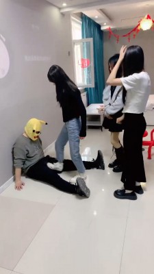 图片[7]_套路直播视频【精神小妹】3S学生重度踢打/踩踏/提档 bf26263_绳缚吧