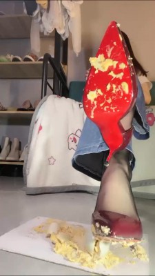 图片[4]_套路直播视频【万一】情侣主第一视角羞辱-踩食物 bf26252_绳缚吧