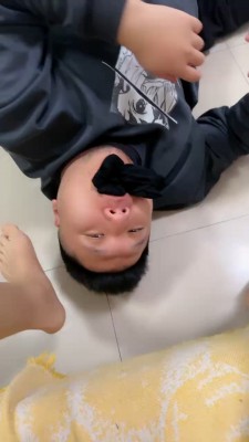 图片[6]_套路直播视频【素人星探】高跟踩狗爪/脚捂脸窒息/丝袜塞嘴/喂圣水口水 bf26199_绳缚吧