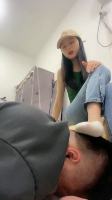 图片[3]_套路直播视频【艾莉】剧情-惩罚下贱快递员-吃白袜/舔脏鞋/裸足深喉 bf26195_绳缚吧