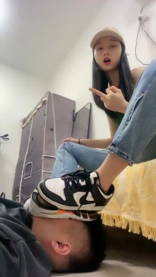 图片[4]_套路直播视频【艾莉】剧情-惩罚下贱快递员-吃白袜/舔脏鞋/裸足深喉 bf26195_绳缚吧