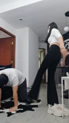 图片[2]_套路直播视频【梓晨】长腿御姐小白鞋+高跟提档/奖励舔脚 bf26184_绳缚吧