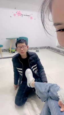 图片[5]_套路直播视频【孤傲女帝】被精神小妹暴打【完整版】 bf26180_绳缚吧