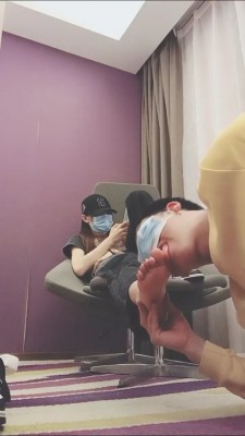 图片[4]_【美娜格格】运动鞋白棉袜惩罚家奴【下】 bf26794_绳缚吧