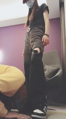 图片[2]_【美娜格格】运动鞋白棉袜惩罚家奴【上】 bf26793_绳缚吧