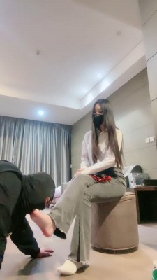 图片[8]_【猫神大人】人体擦鞋器-裸足狂舔-全体重踩踏 bf26795_绳缚吧