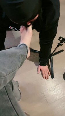 图片[10]_【猫神大人】人体擦鞋器-裸足狂舔-全体重踩踏 bf26795_绳缚吧