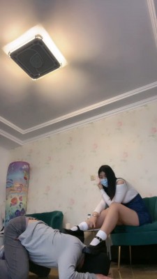 图片[8]_【榕S】御姐风S皮鞋白袜踩踏/气味羞辱/人体烟灰缸 bf26801_绳缚吧