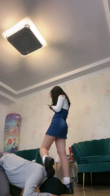 图片[11]_【榕S】御姐风S皮鞋白袜踩踏/气味羞辱/人体烟灰缸 bf26801_绳缚吧