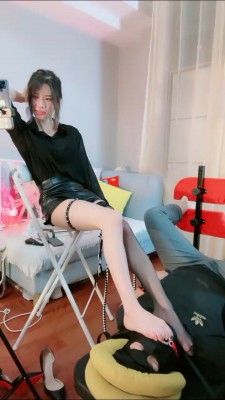 图片[10]_【芷晴】吃脚皮脚指甲喝口水-刑具固定强制黑丝踩 bf26812_绳缚吧