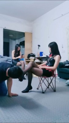 【果儿S】双S-圣水泡辣条-耳光专场-骑脖子【双视角完整版】bf26783_绳缚吧