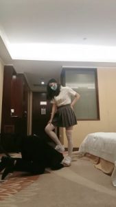 【御神】强制小白鞋白丝提档/踩踏闻臭鞋臭袜 bf26770_绳缚吧