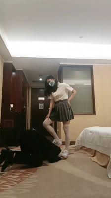 【御神】强制小白鞋白丝提档/踩踏闻臭鞋臭袜 bf26770_绳缚吧