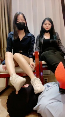 【漫漫S】沉浸式tj-小白鞋棉袜+高跟黑丝诱惑脚奴【双视角版】bf26775_绳缚吧