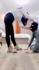 【杀杀】高跟马丁靴调狗舔/耳光/黑丝脚深喉sp/吃地上浓痰 bf26729_绳缚吧
