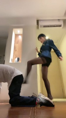 图片[7]_【千条姐】黑丝踩踏喂食/高跟长靴强制舔/重度提档 bf26702_绳缚吧