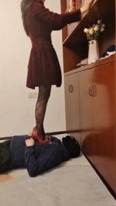 【万灵】高跟黑丝+长靴全体重跳踩 bf26708_绳缚吧