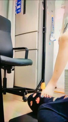 图片[5]_【美学】脚耳光狂抽/裸足碾压 bf26714_绳缚吧
