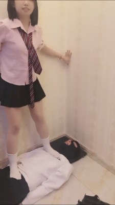 图片[5]_【依依子】萝莉学生主白袜肉丝全体重踩踏 bf26723_绳缚吧