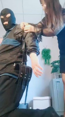 图片[3]_套路直播视频【魅影女神】吊奴老贱货强制圣水 bf26762_绳缚吧