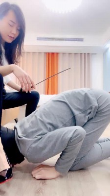 图片[6]_套路直播视频【杀杀】高跟马丁靴调狗舔/耳光/黑丝脚深喉sp/吃地上浓痰 bf26729_绳缚吧