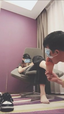 图片[6]_套路直播视频【美娜格格】运动鞋白棉袜惩罚家奴【下】 bf26794_绳缚吧