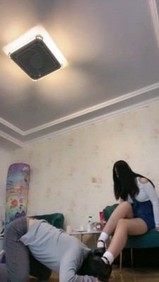 图片[9]_套路直播视频【榕S】御姐风S皮鞋白袜踩踏/气味羞辱/人体烟灰缸 bf26801_绳缚吧