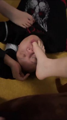 图片[4]_套路直播视频【茶茶S】双S-运动鞋白棉袜羞辱狗奴【四视角版】 bf26796_绳缚吧