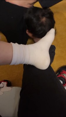 图片[5]_套路直播视频【茶茶S】双S-运动鞋白棉袜羞辱狗奴【四视角版】 bf26796_绳缚吧