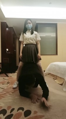 图片[6]_套路直播视频【御神】强制小白鞋白丝提档/踩踏闻臭鞋臭袜 bf26770_绳缚吧