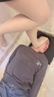 图片[4]_套路直播视频【依依子】萝莉主长靴重度提档/肉丝全体重踩踏 bf26741_绳缚吧