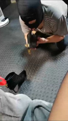 图片[4]_套路直播视频【冷御女王】狗嘴清理鞋子奖励圣水 bf26726_绳缚吧