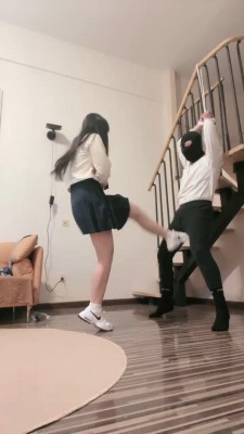 套路直播视频【礼礼大大】双S-小白鞋+棉袜+裸足重度提档【双视角版】 bf26703_绳缚吧