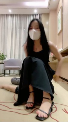 套路直播视频【漫漫S】坐脸窒息/口吐强制喂食/抽耳光/转胯遛狗 bf26712_绳缚吧