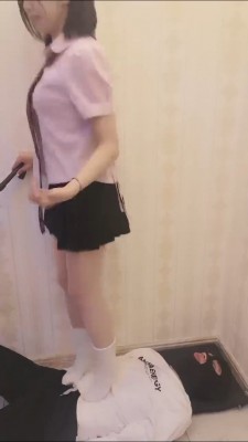 图片[4]_套路直播视频【依依子】萝莉学生主白袜肉丝全体重踩踏 bf26723_绳缚吧