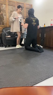 图片[3]_套路直播视频【琳嘉】双S-小白鞋+网袜诱惑/踩踏恋足舔鞋 bf26670_绳缚吧