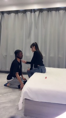 套路直播视频【文文】精神小妹抽耳光/裸足提档踩踏/喂口水 bf26667_绳缚吧