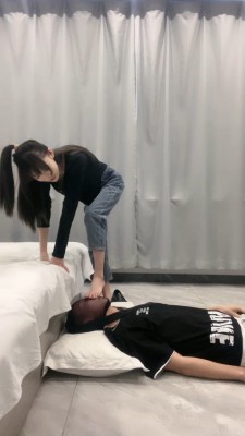 图片[5]_套路直播视频【文文】精神小妹抽耳光/裸足提档踩踏/喂口水 bf26667_绳缚吧