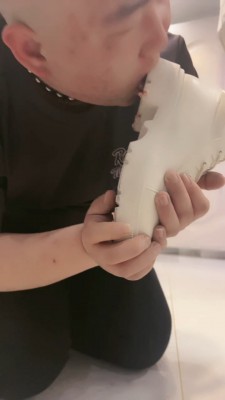 图片[10]_套路直播视频【妍主大大】发现邻居偷舔鞋子-高跟全体重踩踏/转胯遛狗 bf26681_绳缚吧