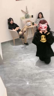套路直播视频【天津女仆店】推荐-开发多名女仆素人做S玩母畜【双视角版】 bf26657_绳缚吧