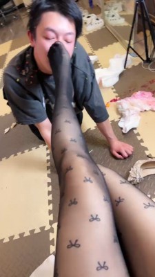 图片[15]_套路直播视频【伊晨S】双S-超重口-咀嚼物+口水喂食/全体重踩踏【双视角版】 bf26652_绳缚吧