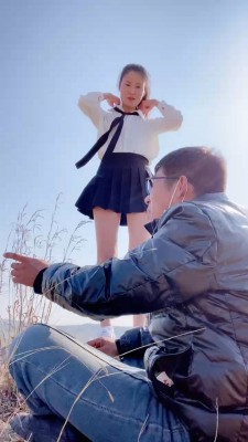 套路直播视频【孤傲女帝】户外被踢踹的狗【双视角版】 bf26620_绳缚吧