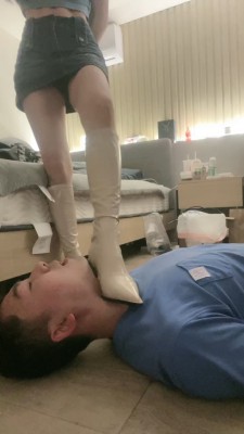 图片[4]_套路直播视频【墨瞳】长靴踩虐-吃拉丝口水【完整版】 bf26641_绳缚吧