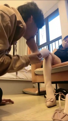 图片[2]_套路直播视频【暴躁小溪】肉丝美腿诱惑脚垫狗【完整版】 bf26626_绳缚吧