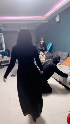 套路直播视频【精神小妹】素人S踢踹-灌圣水 bf26623_绳缚吧