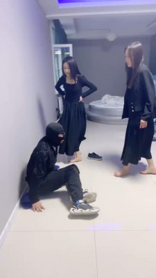图片[2]_套路直播视频【精神小妹】素人S踢踹-灌圣水 bf26623_绳缚吧